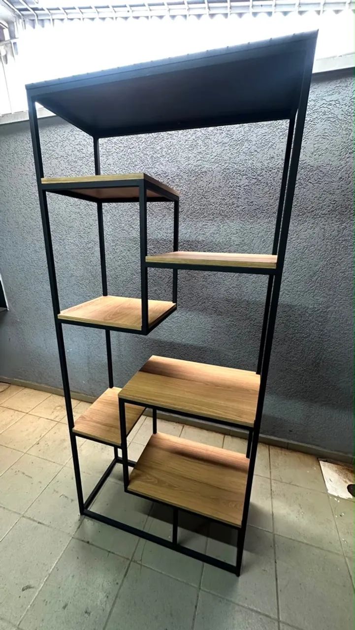 Prateleira estilo industrial
