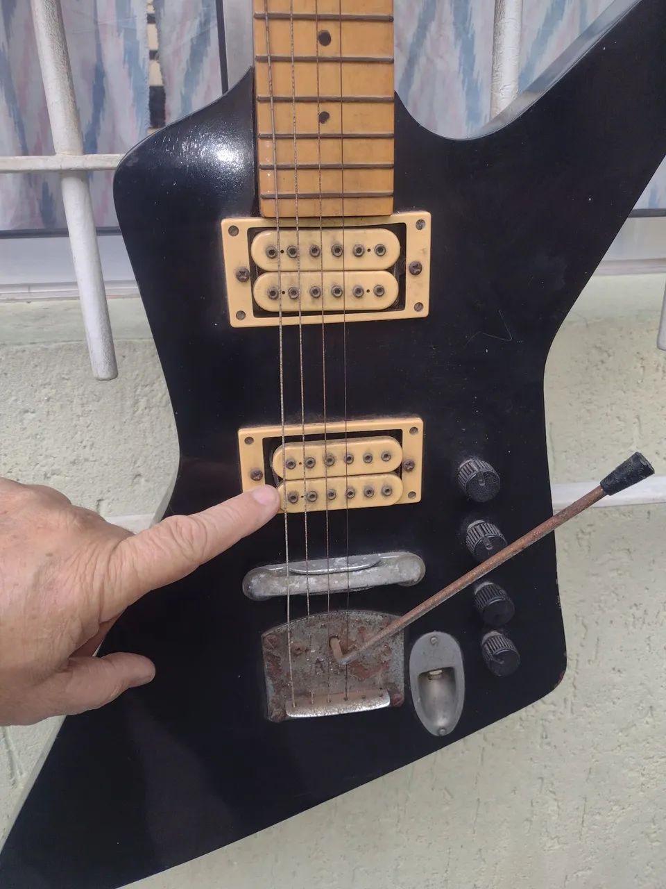 GUITARRA JENIFER EXPLORER LS - Foto 3