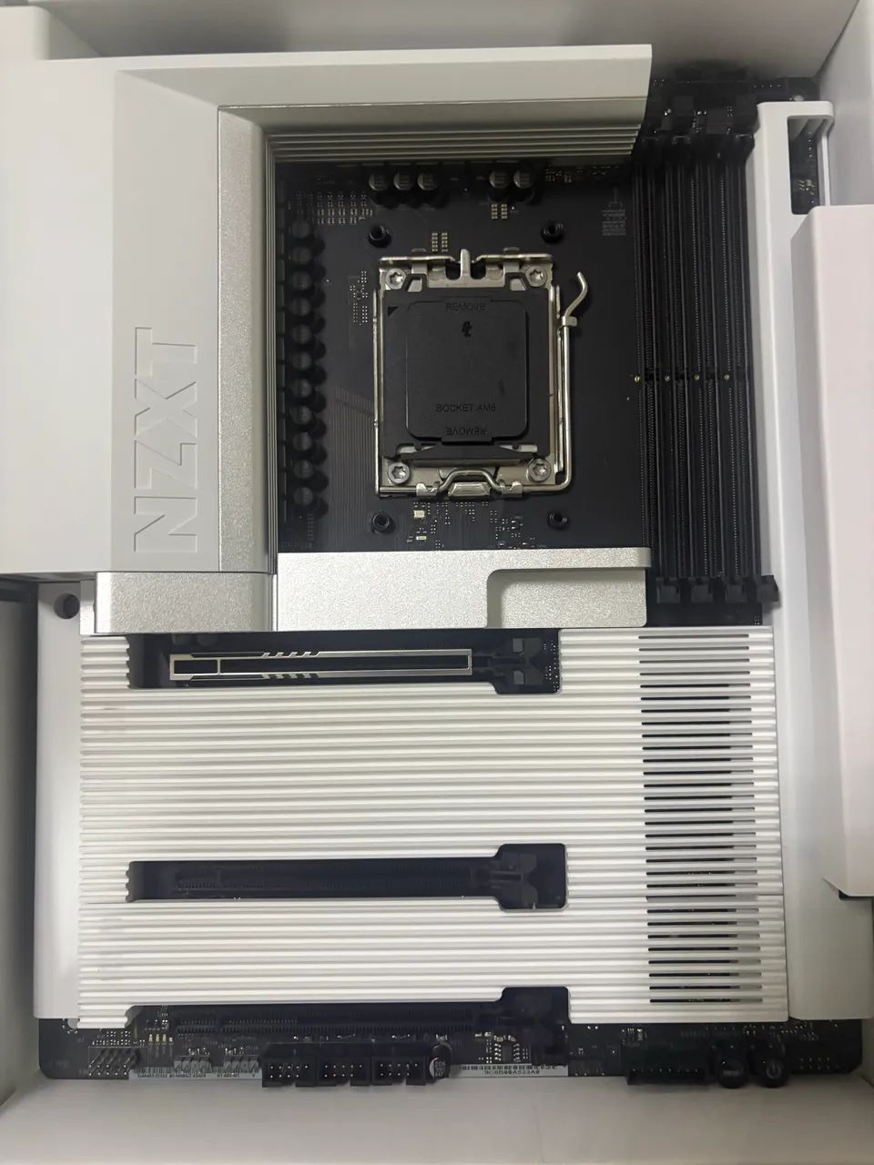 B850 NZXT WHITE completa com caixa e antena  - Foto 2