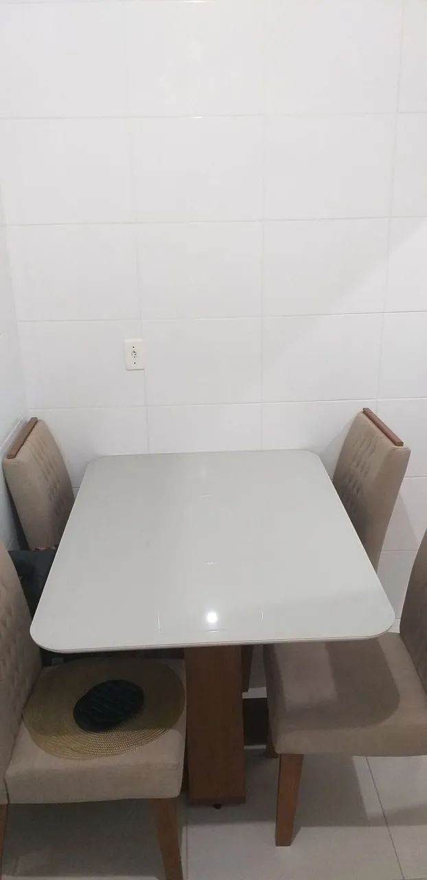 Mesa de 4 lugares 