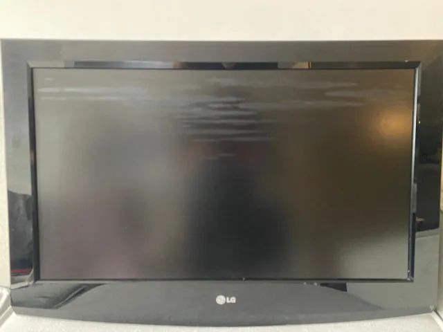 Vendo TV mod. LG 32 LB9RTA, funcionando perfeitamente. Tipo de tela: LCD de 32 polegadas c