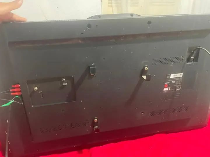 Vendo tv de 43 polegadas! eu não entrego tem que buscar no local!  A tv não e SMART!!!  - Foto 3