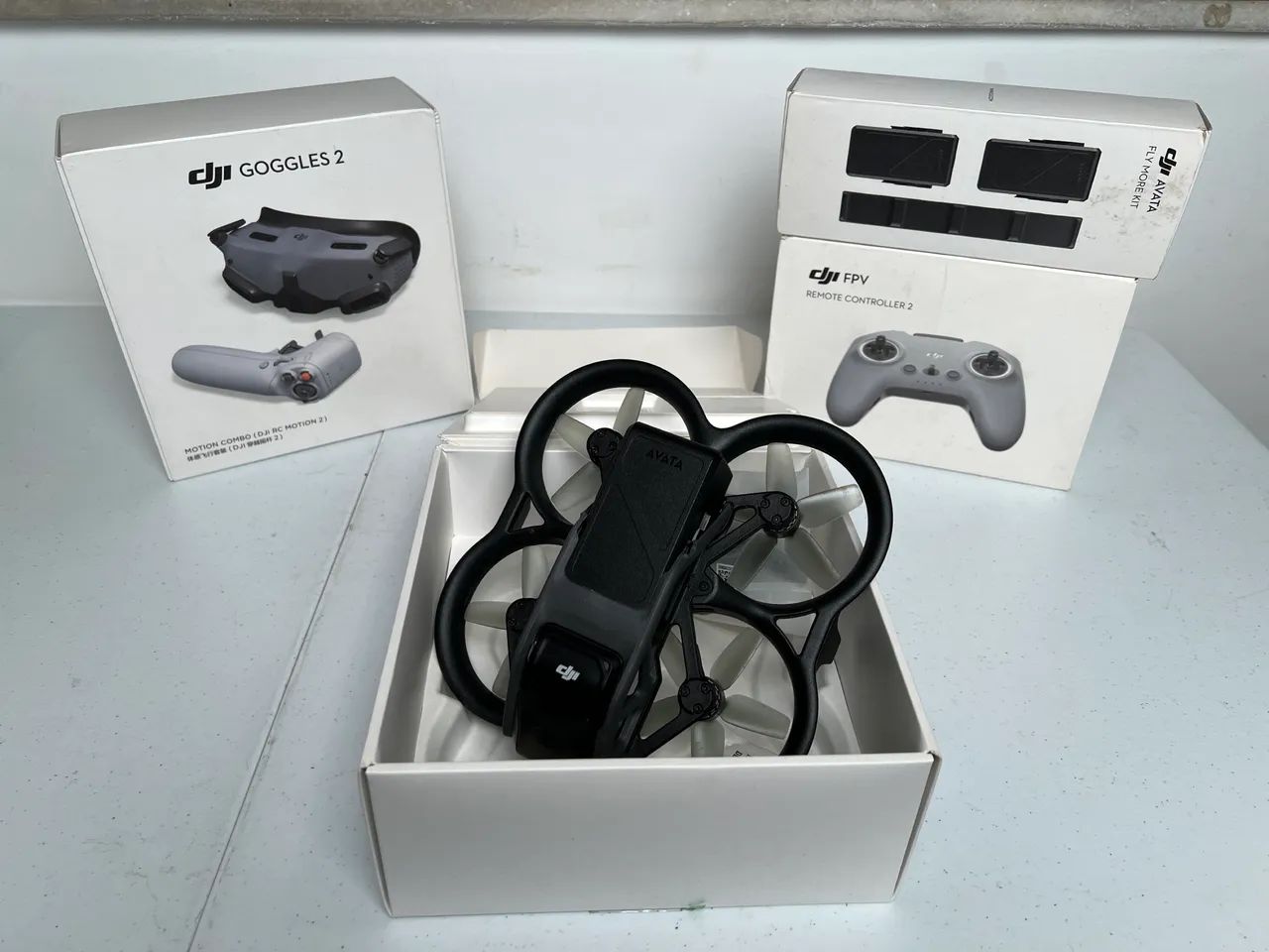 DJI Avata Pro-View Combo + Controle FPV + Fly More Kit | Pouco Uso - Foto 2