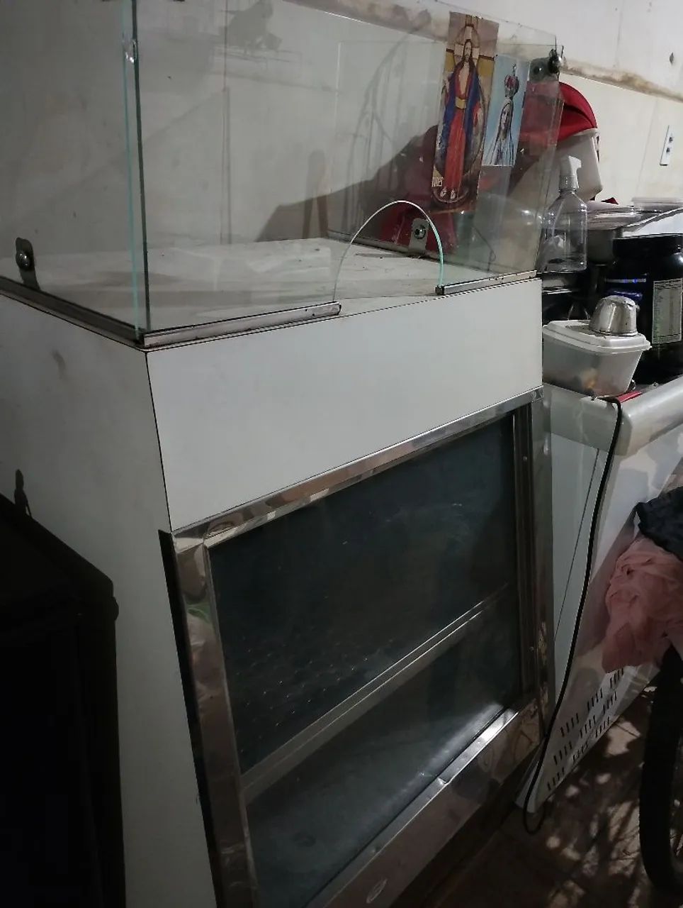 Balcão expositor com gaveta e chave e lampada interna