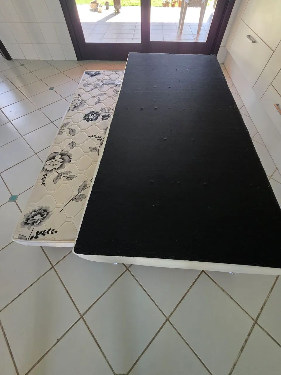 Cama de solteiro com cama auxiliar e colchão Ortobom em ótimo estado. Pouco usado. - Foto 2