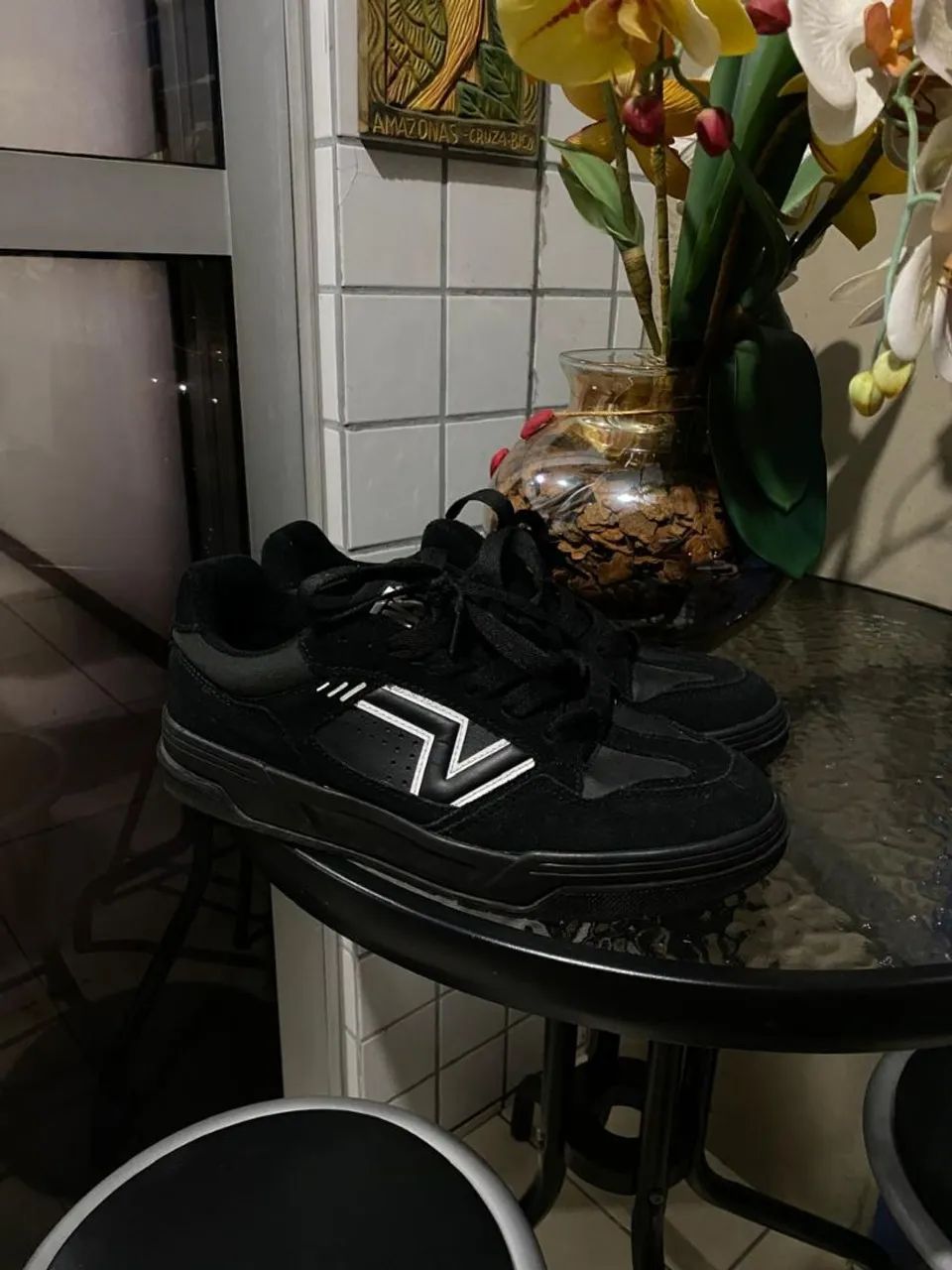 Tênis vans pulando Black white - Foto 4