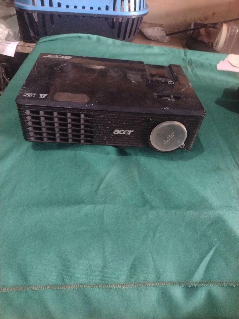 Projetor Acer com defeito 