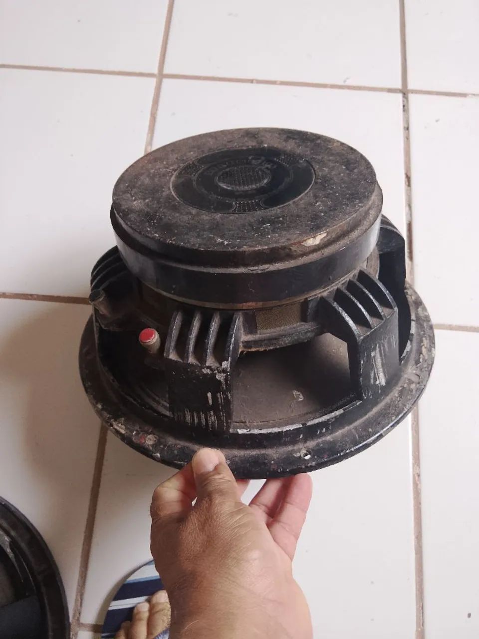 Uma caixa de som e 2 auto falante de 12 polegadas 1.200 RMS  - Foto 2