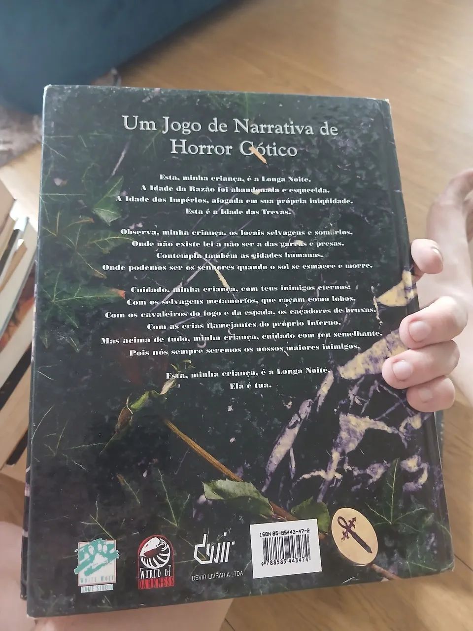 Livro Vampiro a Máscara e idade das Trevas- Devir - Foto 3