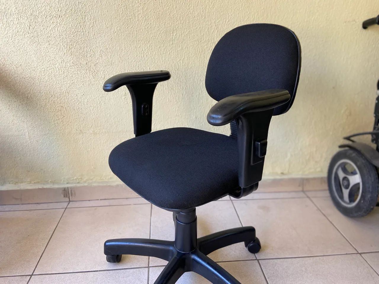 VENDO CADEIRA DE ESCRITÓRIO 