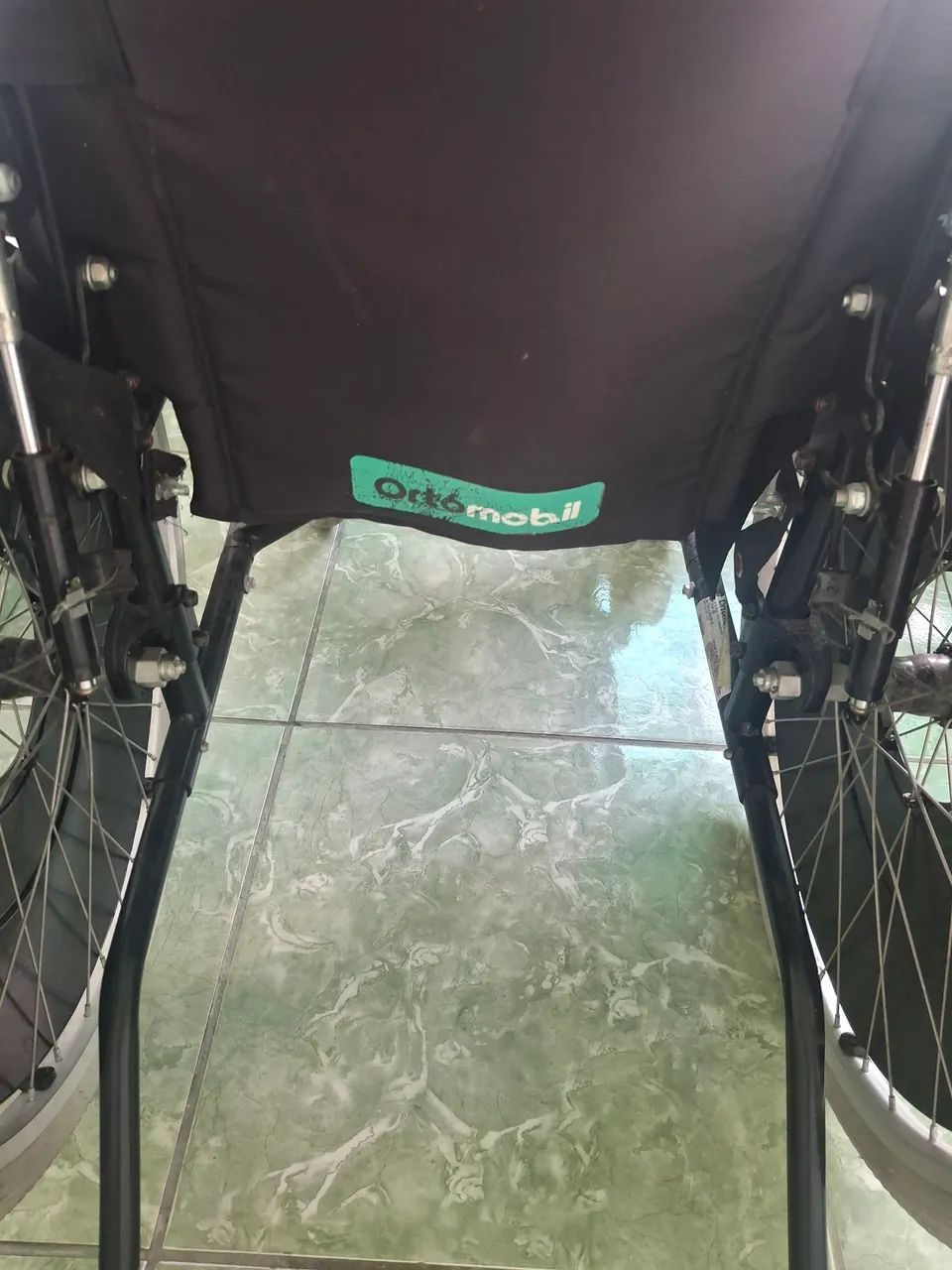 Vendo cadeira de roda normal  - Foto 5