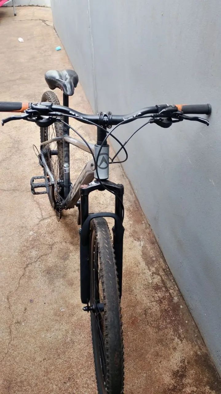 2 bike 29 pra venda pra ir hoje top chama se tiver interesse  - Foto 3