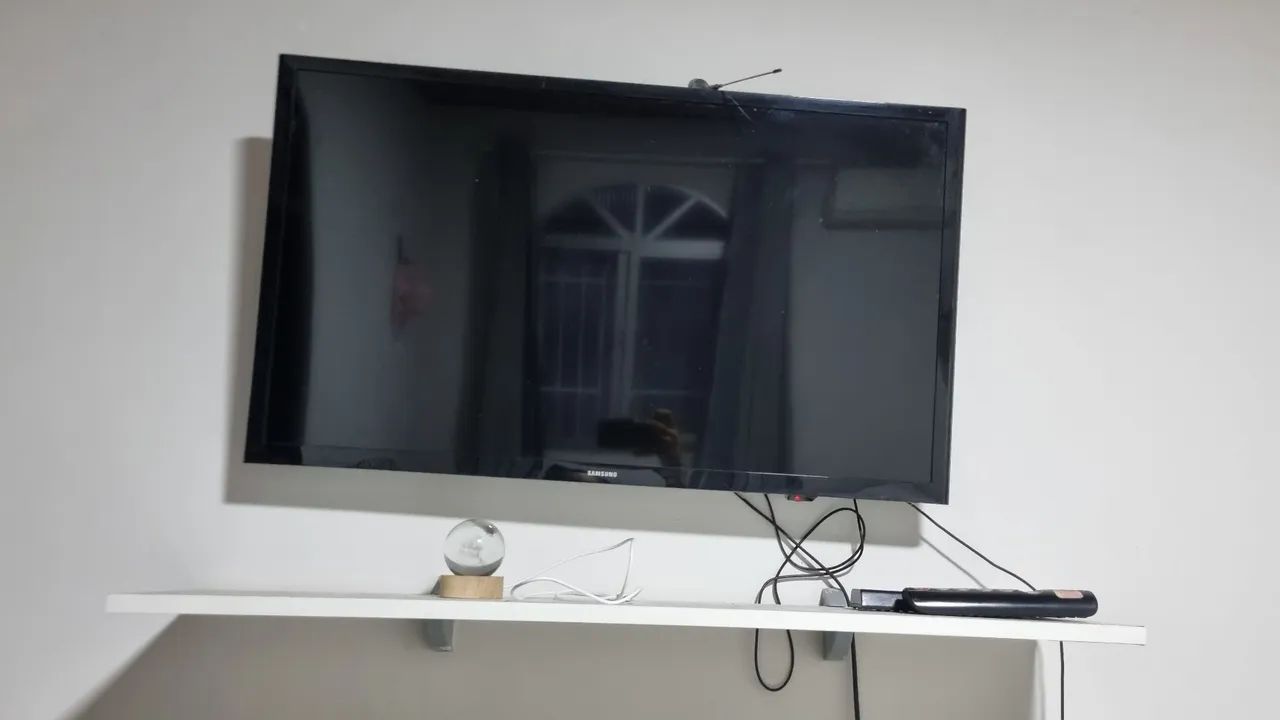 TV Samsung pequena