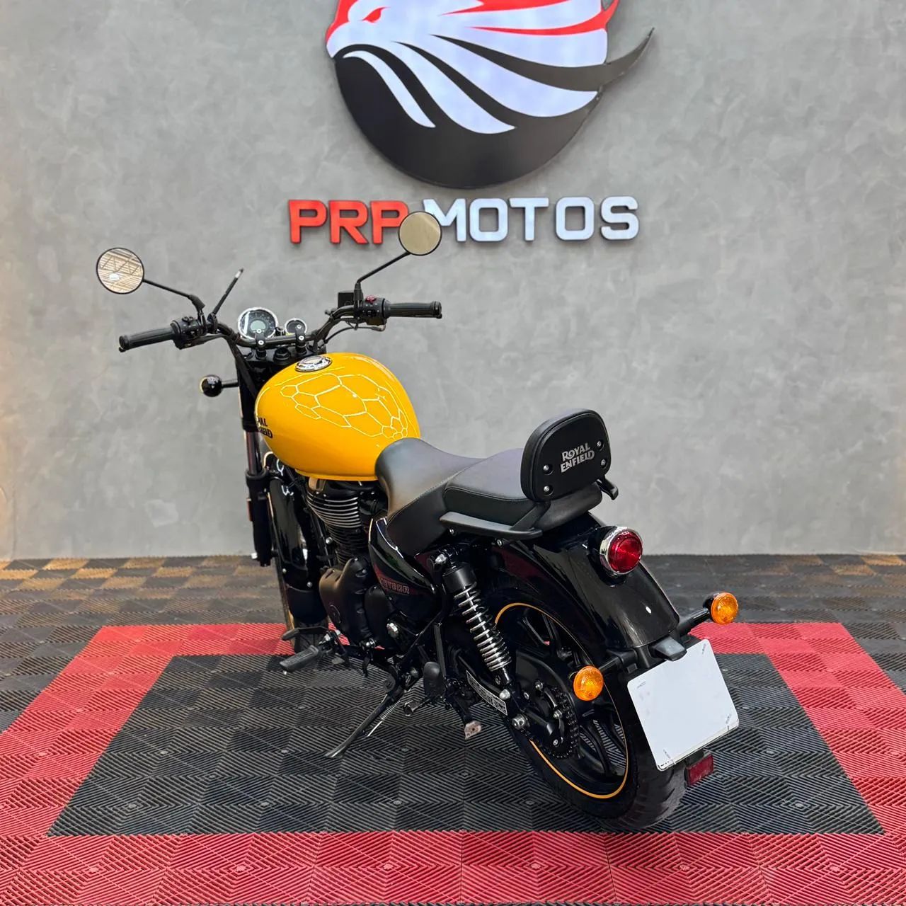 Royal Enfield Meteor 350 Fireball  - Foto 3