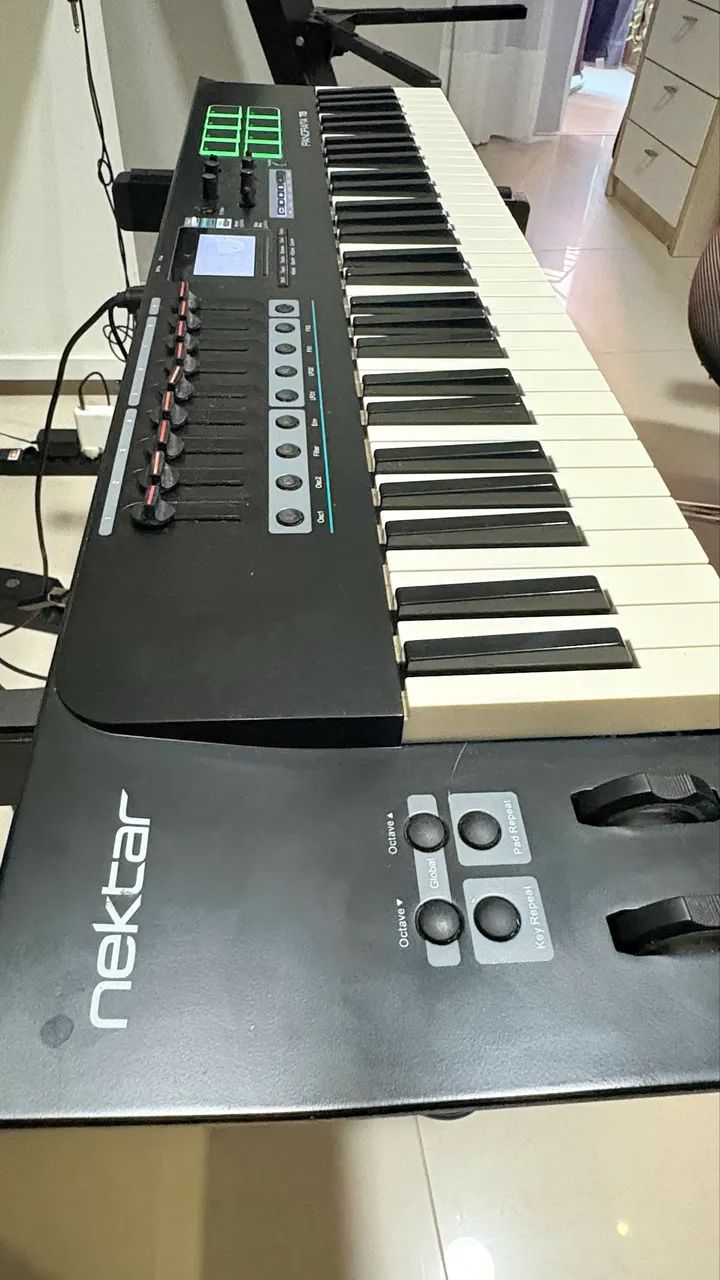 Controlador Nektar Panorama T6 - Instrumentos musicais - Ponta do