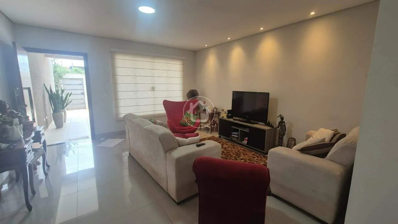 CASA COM 3 DORMITORIOS JD MONTEVIDEU - Foto 4