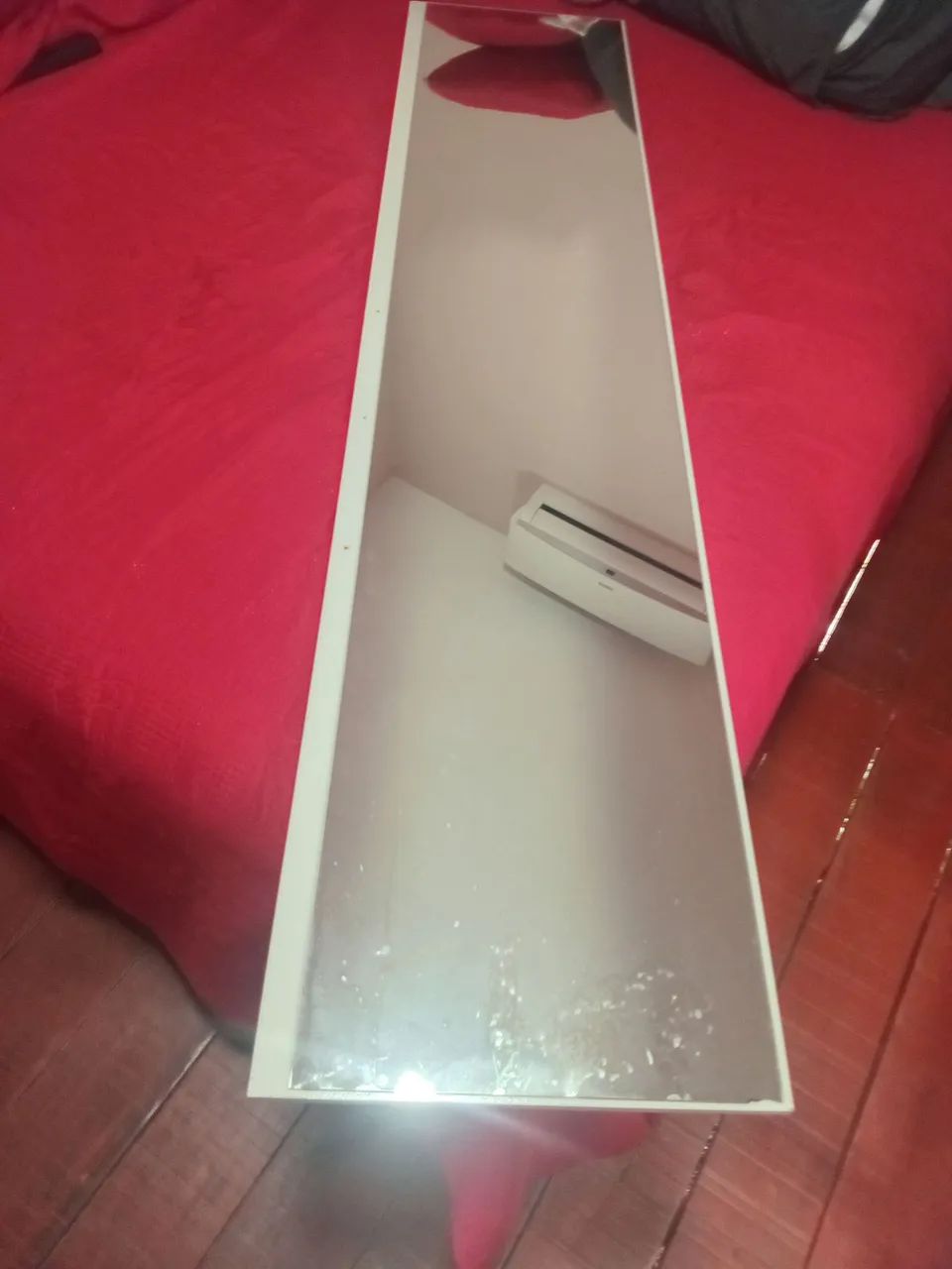 Espelho  são 2 espelho.  100 reais cada um 