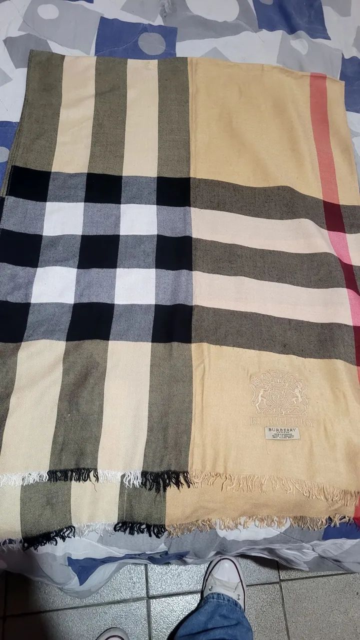 Lenço/ cachecol - scarf Burberry 100% cashmere - peça original  - Foto 3