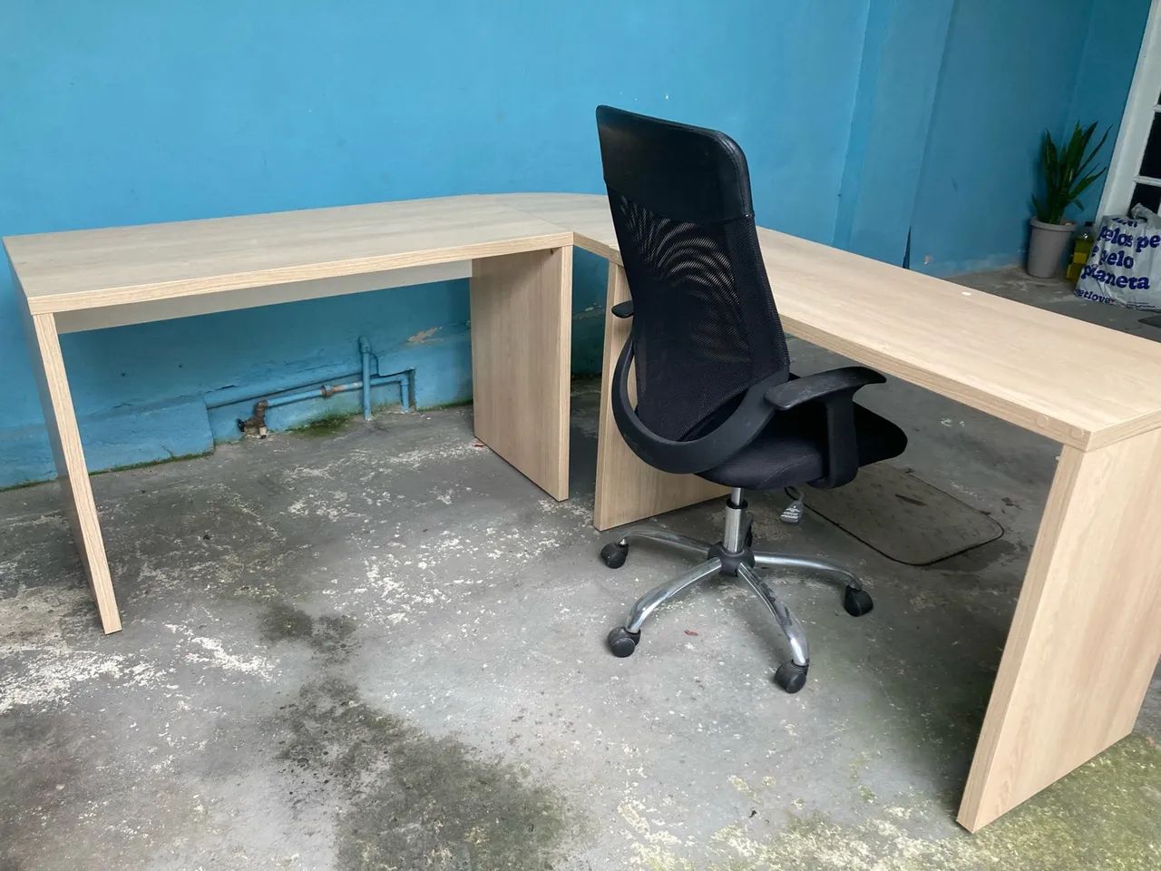 Mesa de canto e cadeira de escritório  - Foto 5