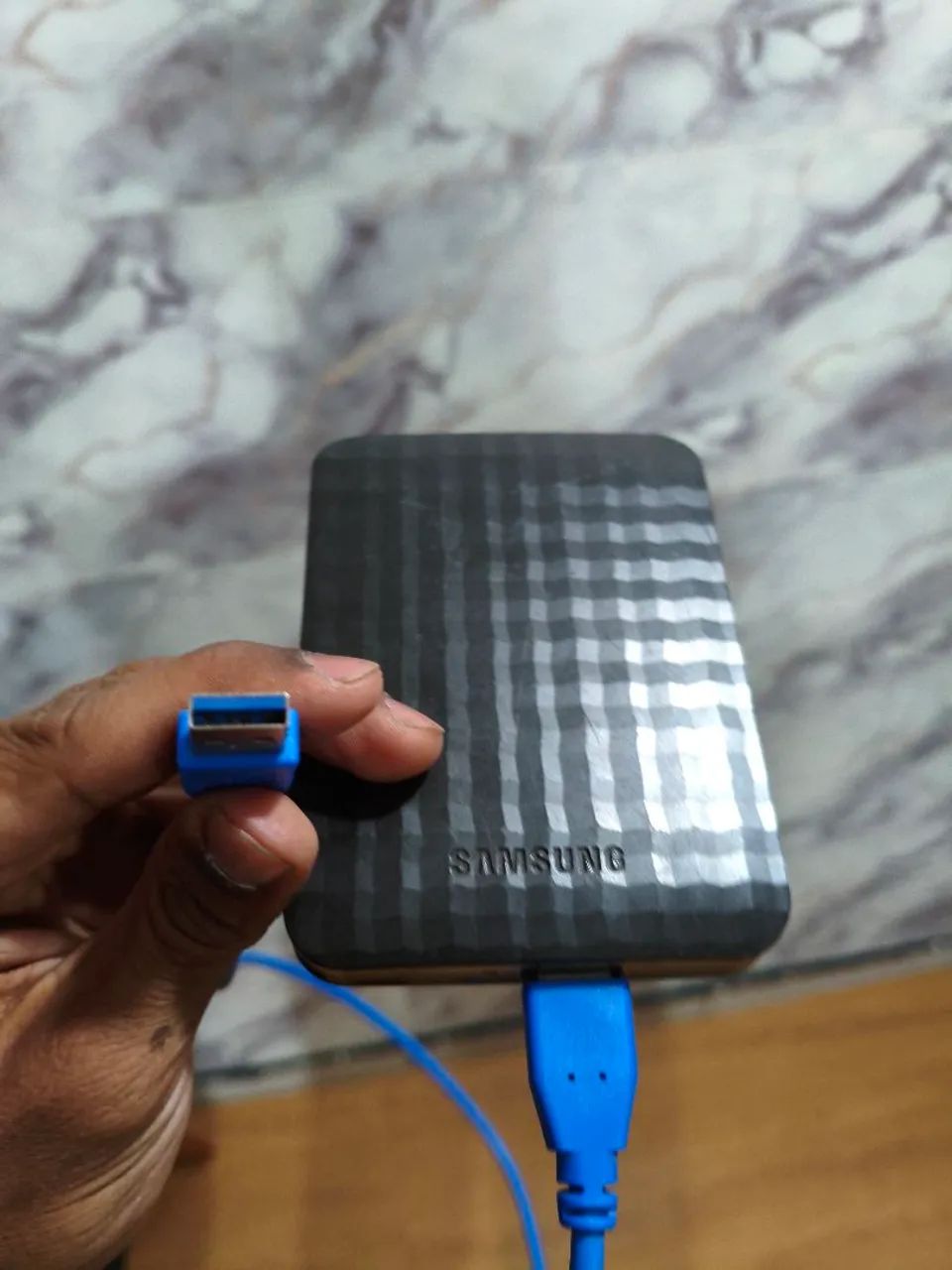HD externo 1tera com fio 
