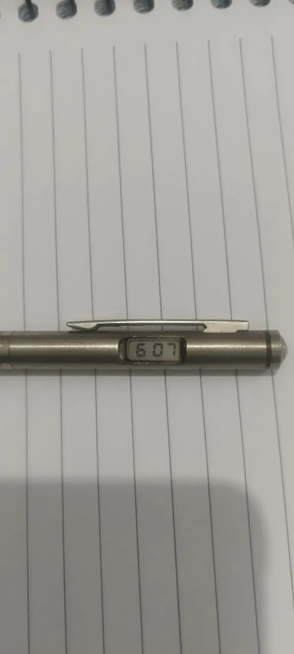 Vendo caneta esferográfica com relógio digital anos 90 funcionando un