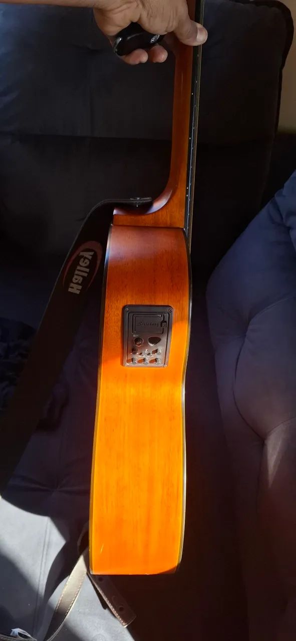 Violão striberg top das galáxia 