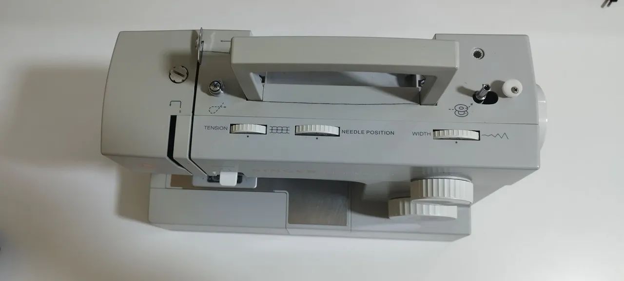 Máquina Singer 4423 220 V - Foto 6