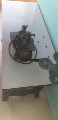 Maquina Overlock (Overloque) Semi-Industrial Com Mesa