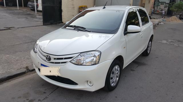 Toyota Etios X 1.3 2017 - Foto 2