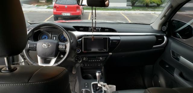 Toyota Hilux SRX 2.8 4x4 - Foto 5