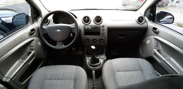 Ford Fiesta 1.0 Completo 2004 - Foto 5