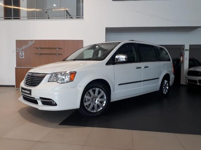 Chrysler Town & Country Limited 7 lugares Blindado - Foto 2