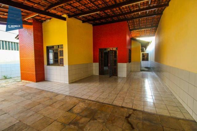 Casa com 3 dormitórios para alugar, 300 m² por R$ 2.000/mês - Cidade dos Funcionários - Fo
