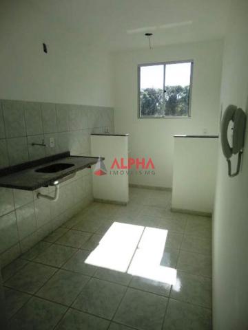 Apartamento de 02 quartos no Centro de Sarzedo.