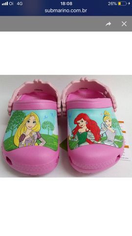 Crocs infantil princesas - original e nunca usado - Foto 4