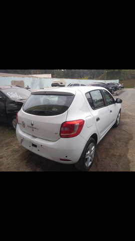 Sandero 1.6 2015 Sucata para retirada de peças - Foto 2