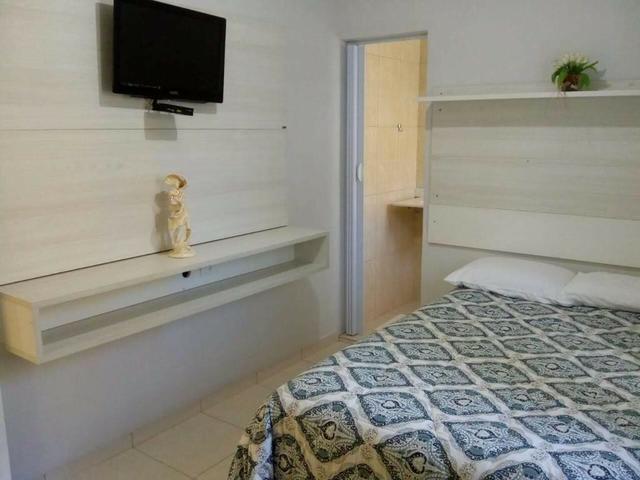 Aluga-se quarto suíte mobiliada p/ moças