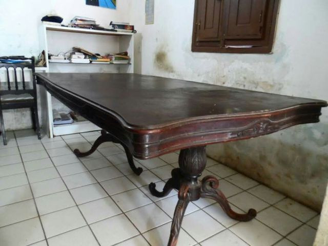 Mesa orignal em madeira maciça - Foto 3