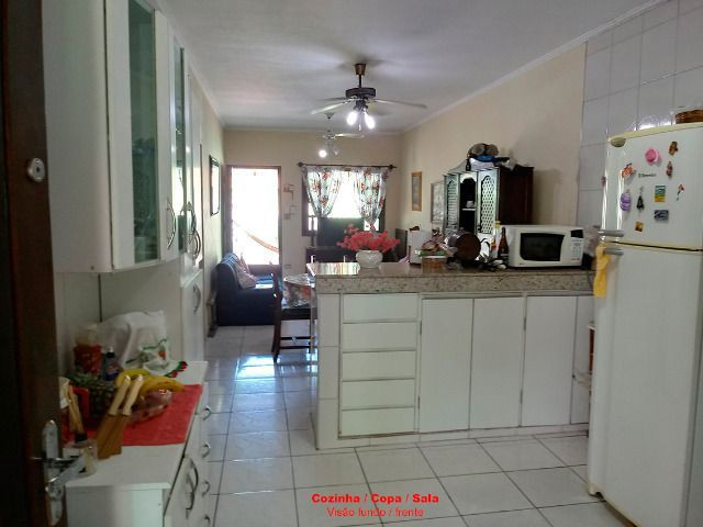 Vendo Casa 03 Dormitórios (02 Suítes) em Itanhaém SP, Lado Praia, próximo ao Jardim Suarão - Foto 9