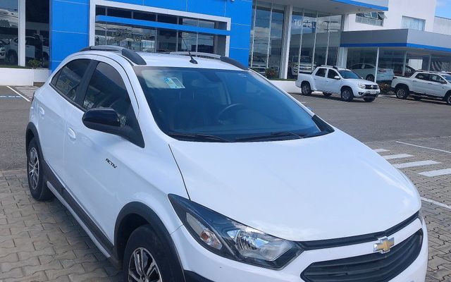 Ônix Active Automático