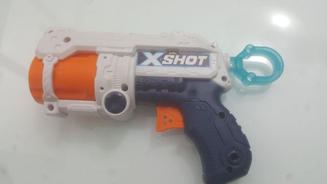 Nerf X-Shot com mais 3 dardos de espuma de brinde - Foto 2