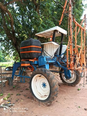 Trator Ford 5030 com barras para pulverizar - Foto 2