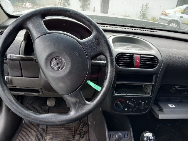 Corsa Hatch 1.0 8v 2003 Sucata para peças DL27 - Foto 5