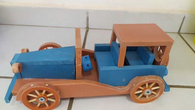 Brinquedos em PVC (CARROS)