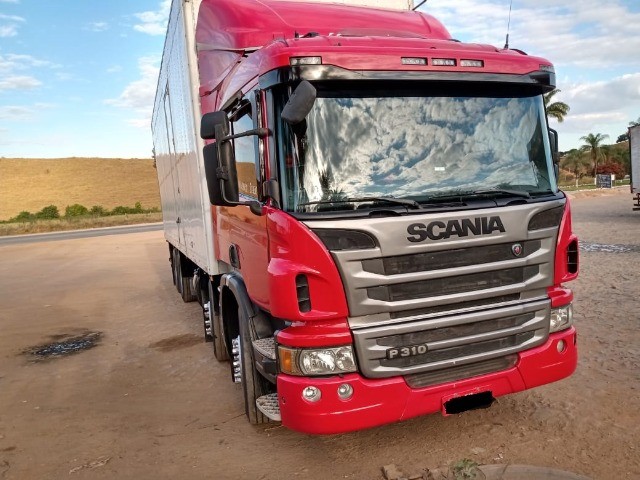 SCANIA P310 BITRUCK COM BAÚ ANO 2016