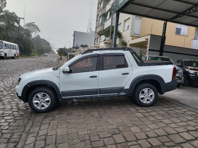 Renault Duster Oroch Expression 1.6 - Manual - 2016 - Foto 3