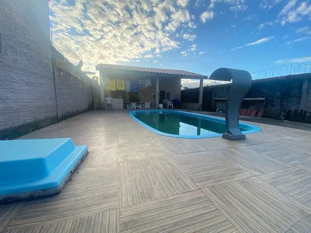 Casa 4 Quartos com Piscina no Piçarras em Guaratuba