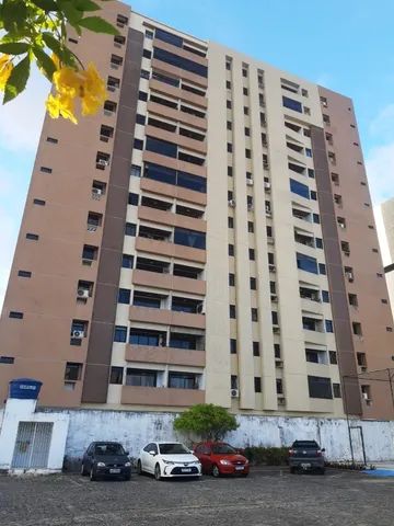 Excelente localização, apt c/ 5 qtos, próximo AV. Epitacio Pessoa e bancos!