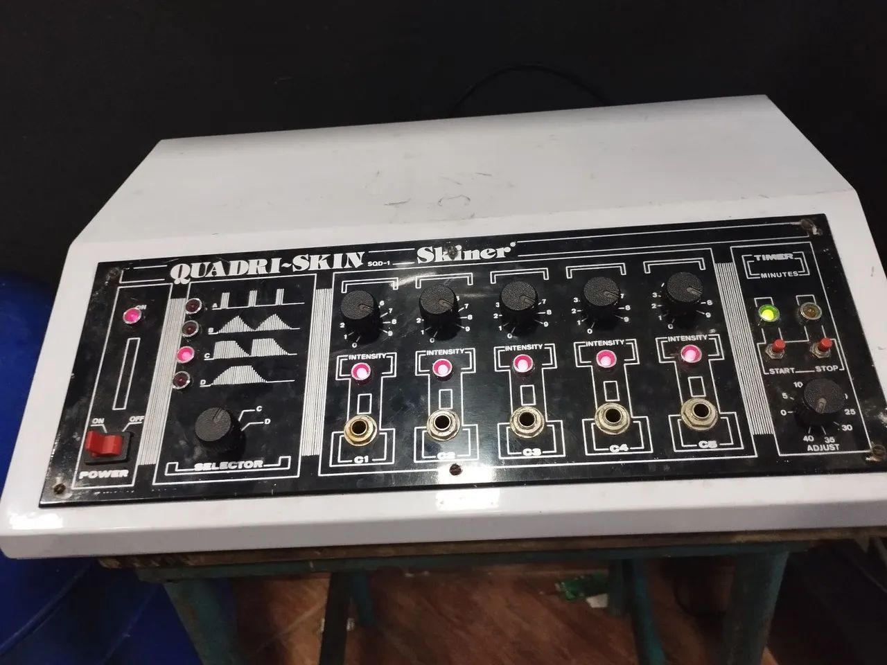 Aparelho de Eletroestimulação Muscular Quadri-Skin 500-1 - Foto 2