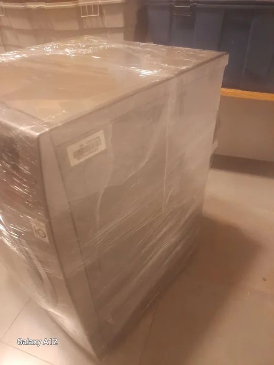 Vendo lava e seca LG inox de 10.5 kg seme nova  - Foto 2